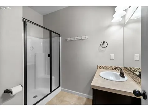 203 N 40th Avenue Ridgefield WA 98642