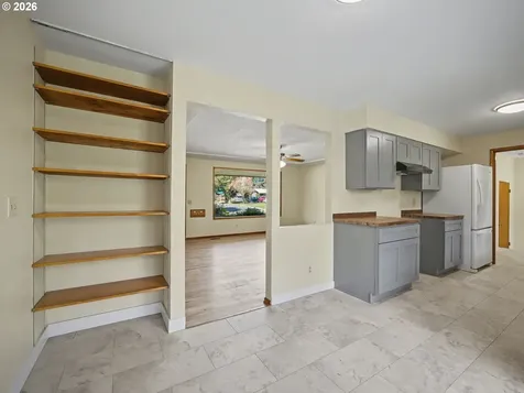 10336 NE Russell Court Portland OR 97220