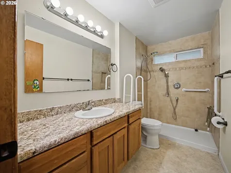 10336 NE Russell Court Portland OR 97220