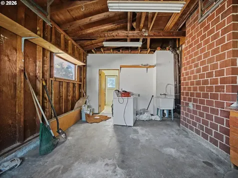 10336 NE Russell Court Portland OR 97220
