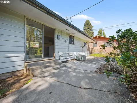 10336 NE Russell Court Portland OR 97220