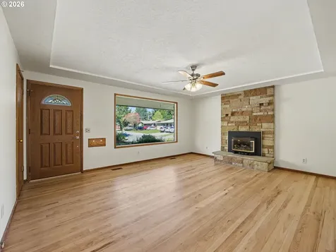 10336 NE Russell Court Portland OR 97220