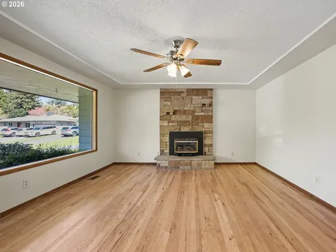 10336 NE Russell Court Portland OR 97220