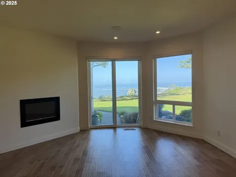 112 Schooner Bay Drive Brookings OR 97415