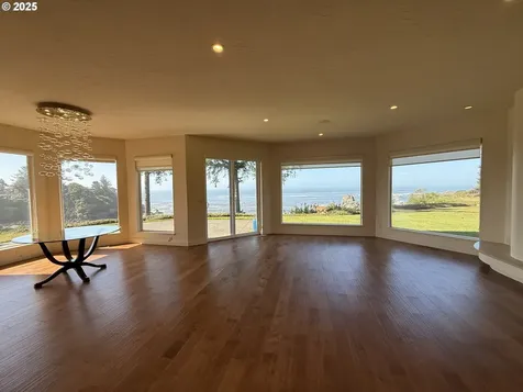 112 Schooner Bay Drive Brookings OR 97415