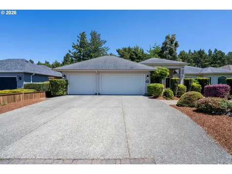 2225 Hayes Street North Bend OR 97459