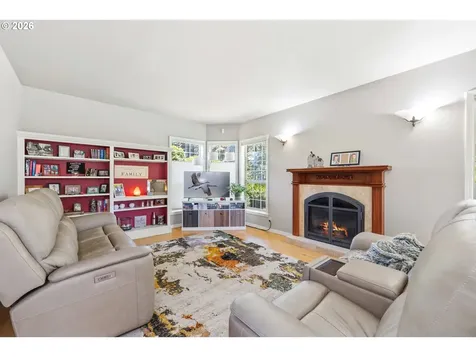 2225 Hayes Street North Bend OR 97459