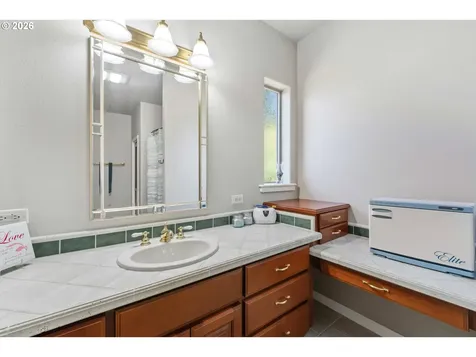 2225 Hayes Street North Bend OR 97459