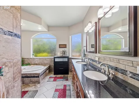 2225 Hayes Street North Bend OR 97459