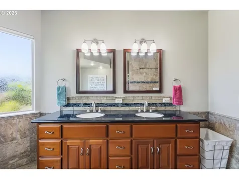 2225 Hayes Street North Bend OR 97459