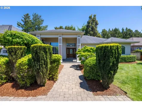 2225 Hayes Street North Bend OR 97459