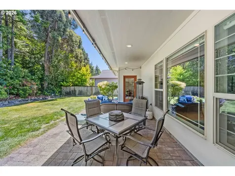 2225 Hayes Street North Bend OR 97459