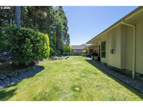 2225 Hayes Street North Bend OR 97459