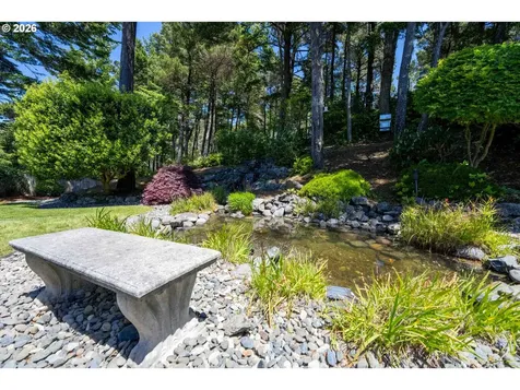 2225 Hayes Street North Bend OR 97459
