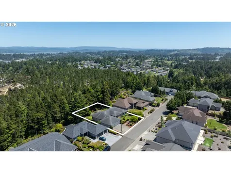 2225 Hayes Street North Bend OR 97459