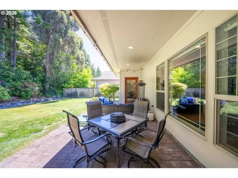 2225 Hayes Street North Bend OR 97459