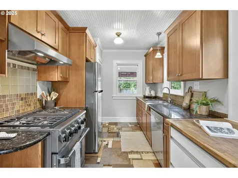 3835 NE 15th Avenue Portland OR 97212