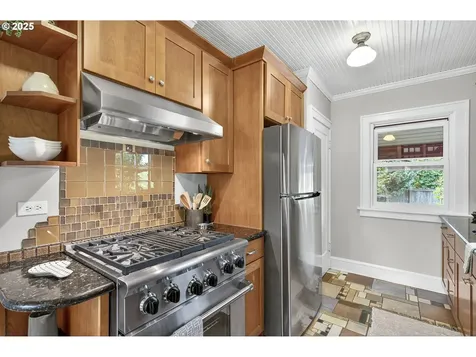 3835 NE 15th Avenue Portland OR 97212