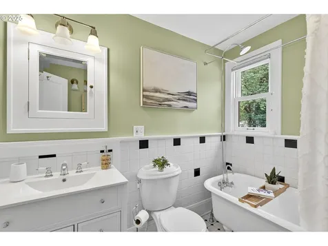 3835 NE 15th Avenue Portland OR 97212