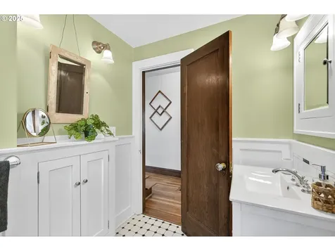 3835 NE 15th Avenue Portland OR 97212