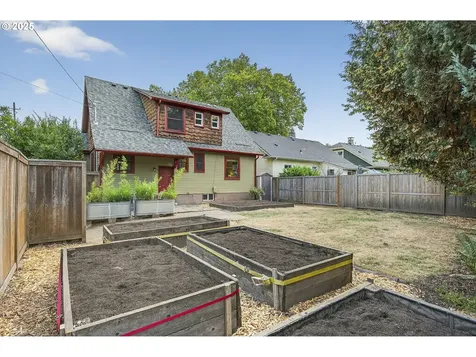 3835 NE 15th Avenue Portland OR 97212