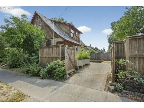 3835 NE 15th Avenue Portland OR 97212