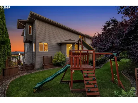173 W Y Street Washougal WA 98671