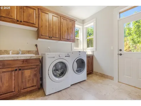 173 W Y Street Washougal WA 98671