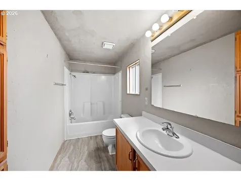 313 NE Kirby Avenue Roseburg OR 97470