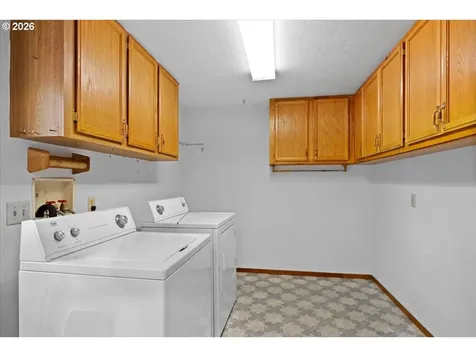 313 NE Kirby Avenue Roseburg OR 97470