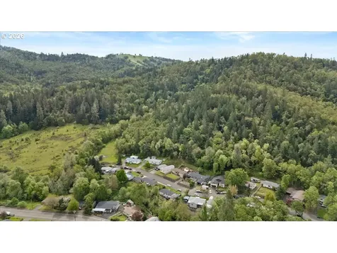 313 NE Kirby Avenue Roseburg OR 97470
