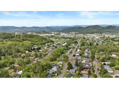 313 NE Kirby Avenue Roseburg OR 97470