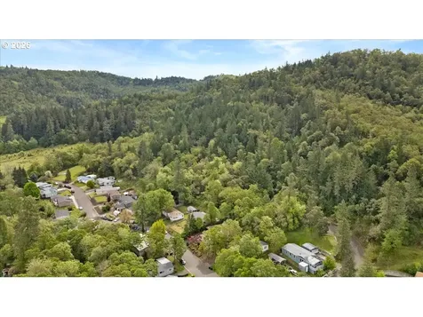 313 NE Kirby Avenue Roseburg OR 97470