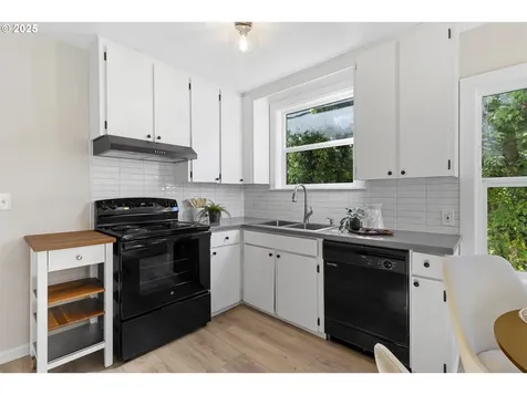 5625 SE Flavel Street Portland OR 97206