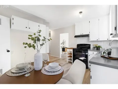 5625 SE Flavel Street Portland OR 97206