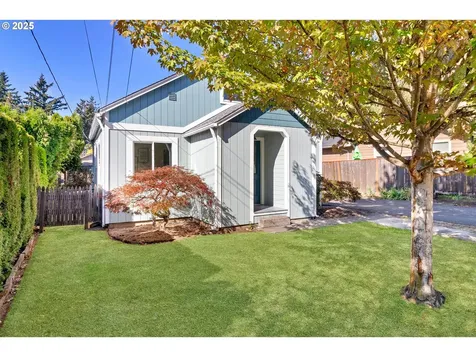 5625 SE Flavel Street Portland OR 97206