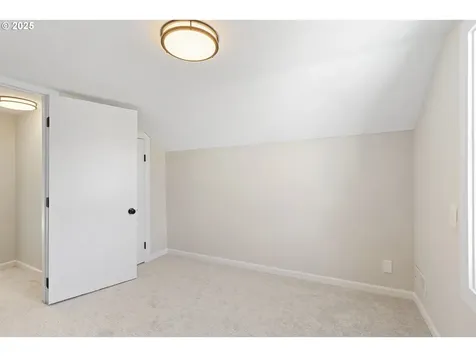 5625 SE Flavel Street Portland OR 97206