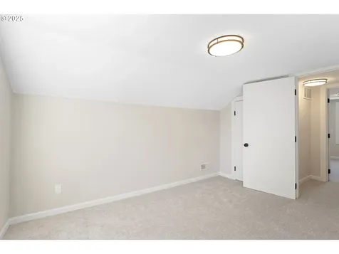 5625 SE Flavel Street Portland OR 97206