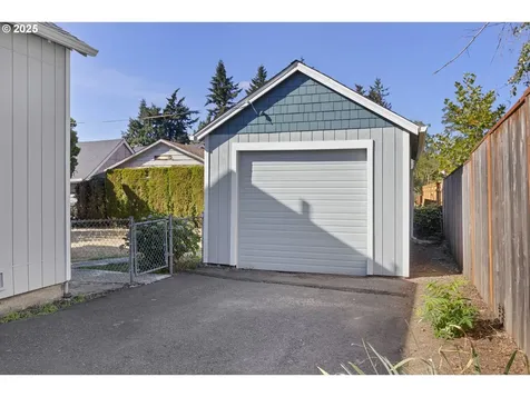 5625 SE Flavel Street Portland OR 97206