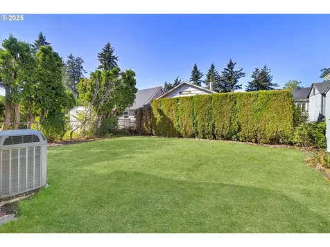 5625 SE Flavel Street Portland OR 97206