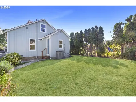 5625 SE Flavel Street Portland OR 97206