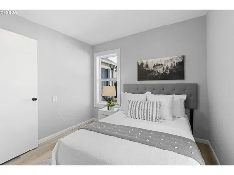 5625 SE Flavel Street Portland OR 97206