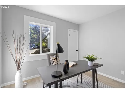 5625 SE Flavel Street Portland OR 97206