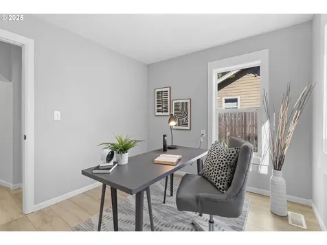 5625 SE Flavel Street Portland OR 97206