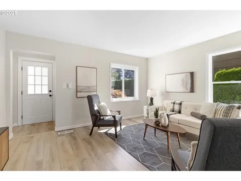 5625 SE Flavel Street Portland OR 97206