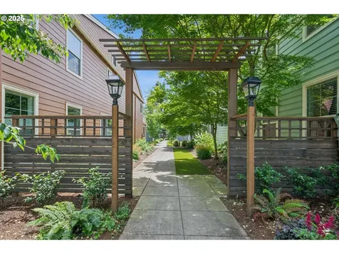 1406 SE Umatilla Street Portland OR 97202