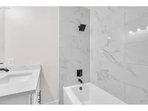 201 Grant Street Kelso WA 98626