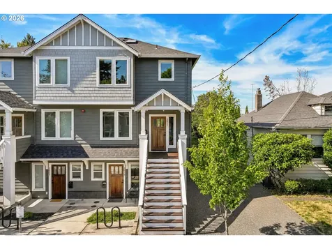 2027 SE Harold Street Portland OR 97202