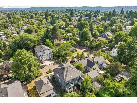 2027 SE Harold Street Portland OR 97202