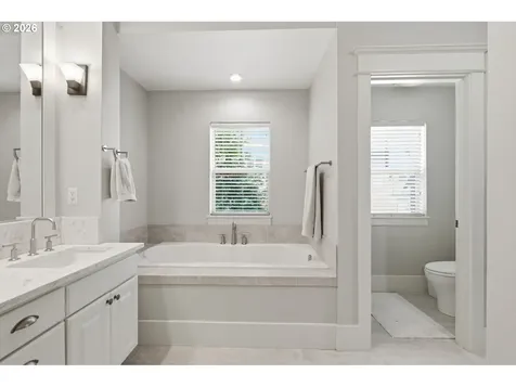 10244 SW Taylor Street Portland OR 97225